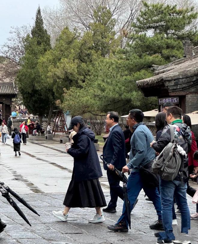 生一顿饭三千多超难约内景曝光低调奢华不朽情缘游戏网站郭晶晶凤临阁为长女庆(图2)