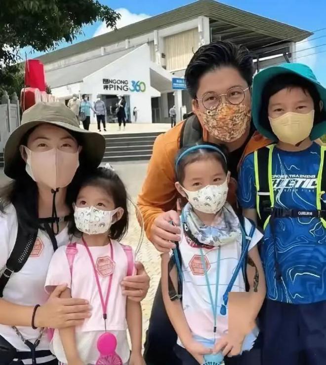 生一顿饭三千多超难约内景曝光低调奢华不朽情缘游戏网站郭晶晶凤临阁为长女庆(图11)